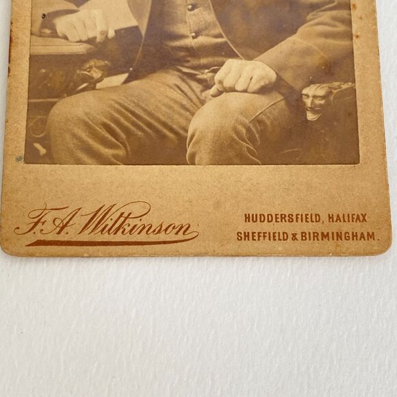 c1870 Antique CDV Light Eyed Man Suit Vest Bowtie Portrait Carte De Visite Photo - Picture 3 of 4